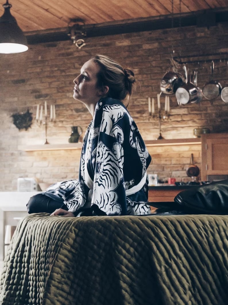 White Tiger Navy Kimono Silk Dressing Gown Knee Length Robe Villanelle