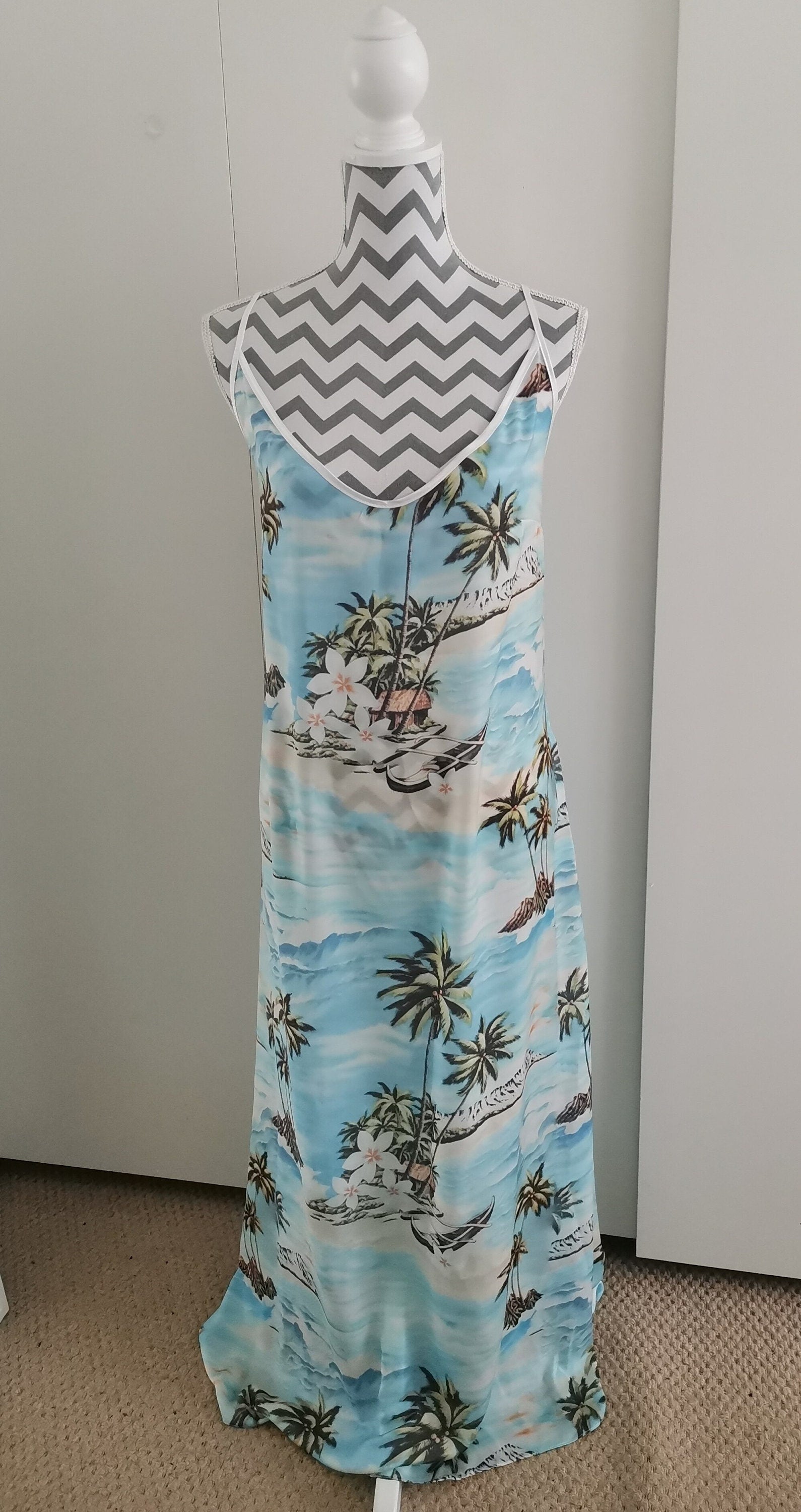 The One With the Hawaii Island Print Dress - Rachel Green Inspired